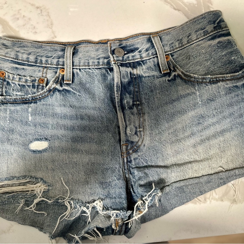 VINTAGE Levi's Distressed Light Blue Jean Shorts size 29